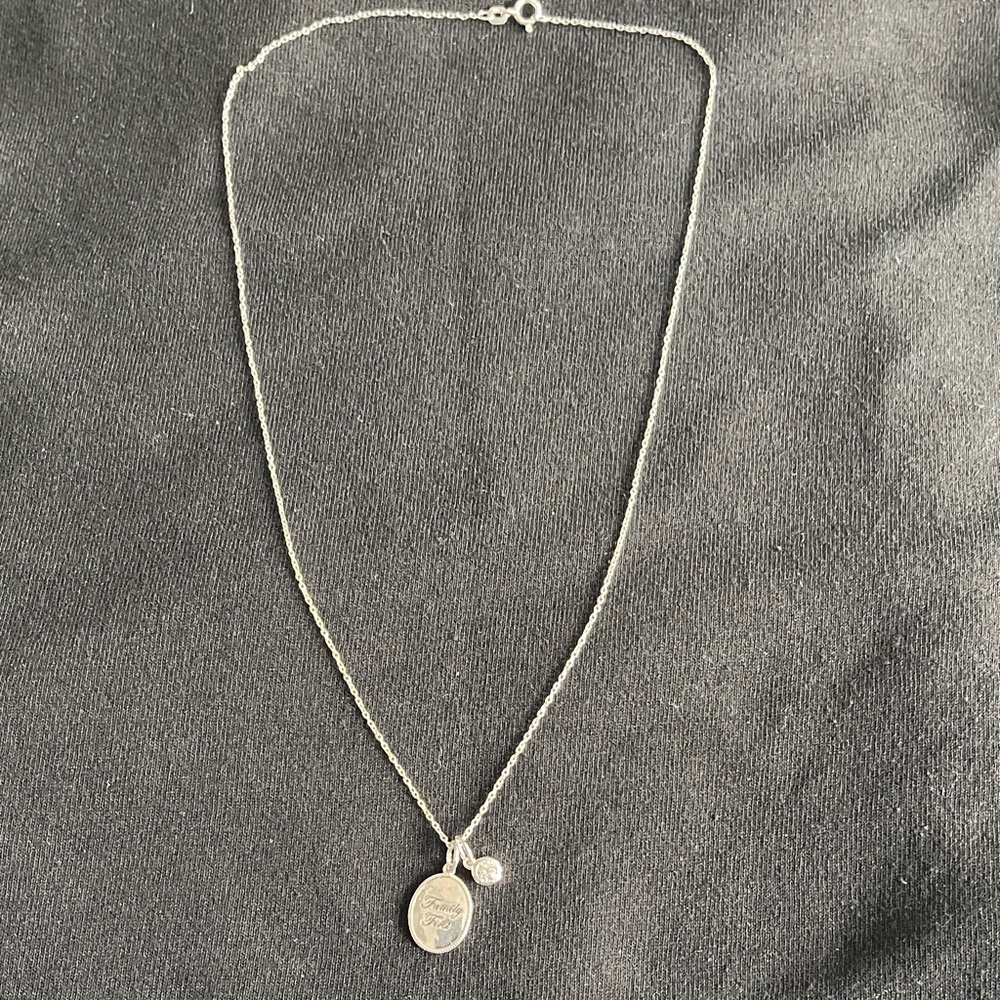 🛍️2/$40 - Avon Sterling Silver Family First Pendant Necklace